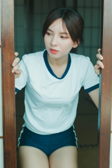 女同